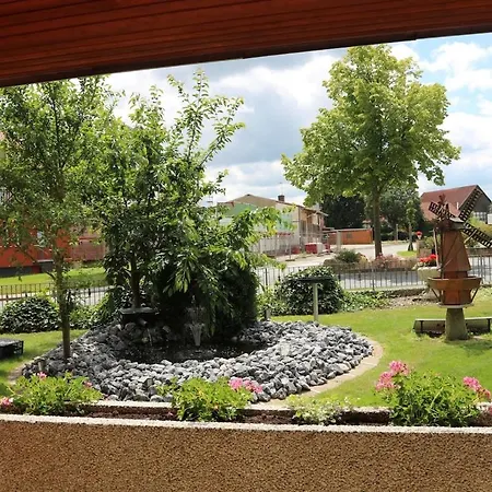 Grosse Gut Ausgestattete Ferienwohnung, Barrierefrei, Direkt An Der A7 *