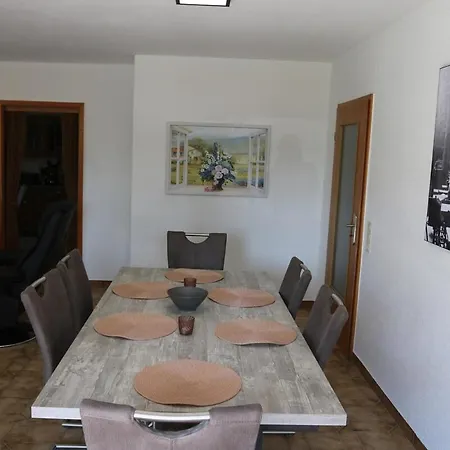 Grosse Gut Ausgestattete Ferienwohnung, Barrierefrei, Direkt An Der A7 Lägenhet Seesen