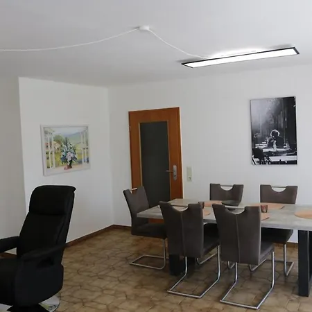 Lägenhet Grosse Gut Ausgestattete Ferienwohnung, Barrierefrei, Direkt An Der A7 Seesen