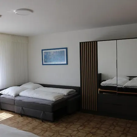 Grosse Gut Ausgestattete Ferienwohnung, Barrierefrei, Direkt An Der A7 Seesen