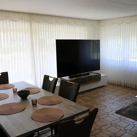 Lägenhet Grosse Gut Ausgestattete Ferienwohnung, Barrierefrei, Direkt An Der A7 *