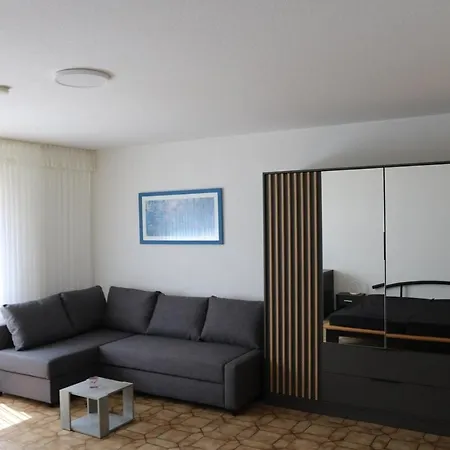 Grosse Gut Ausgestattete Ferienwohnung, Barrierefrei, Direkt An Der A7 Lägenhet *