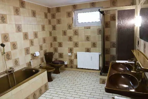 아파트 Grosse Gut Ausgestattete Ferienwohnung, Barrierefrei, Direkt An Der A7 제센