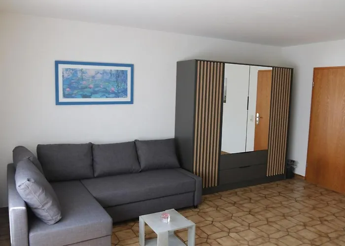 Grosse Gut Ausgestattete Ferienwohnung, Barrierefrei, Direkt An Der A7 제센