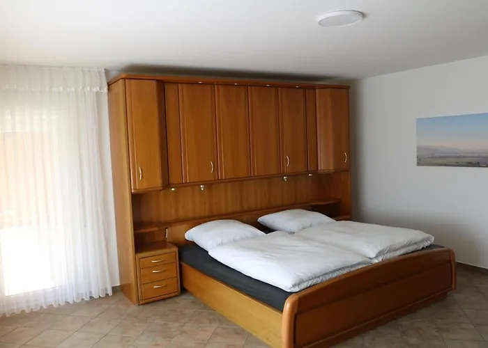 Grosse Gut Ausgestattete Ferienwohnung, Barrierefrei, Direkt An Der A7 제센