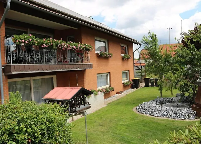 Grosse Gut Ausgestattete Ferienwohnung, Barrierefrei, Direkt An Der A7 아파트 *