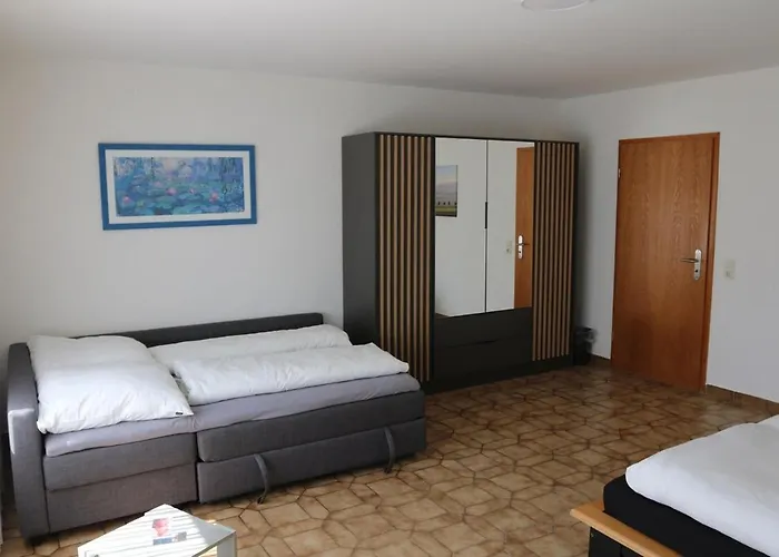 Grosse Gut Ausgestattete Ferienwohnung, Barrierefrei, Direkt An Der A7 아파트 *