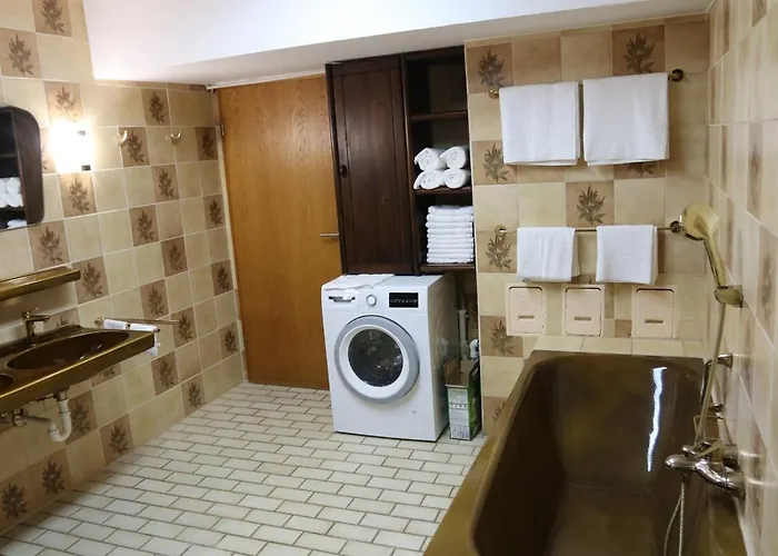 Grosse Gut Ausgestattete Ferienwohnung, Barrierefrei, Direkt An Der A7 * 제센