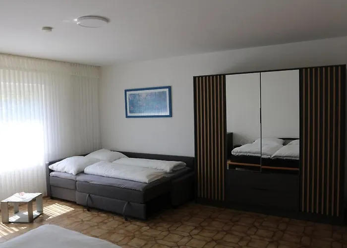 Grosse Gut Ausgestattete Ferienwohnung, Barrierefrei, Direkt An Der A7 제센