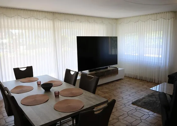 아파트 Grosse Gut Ausgestattete Ferienwohnung, Barrierefrei, Direkt An Der A7 *