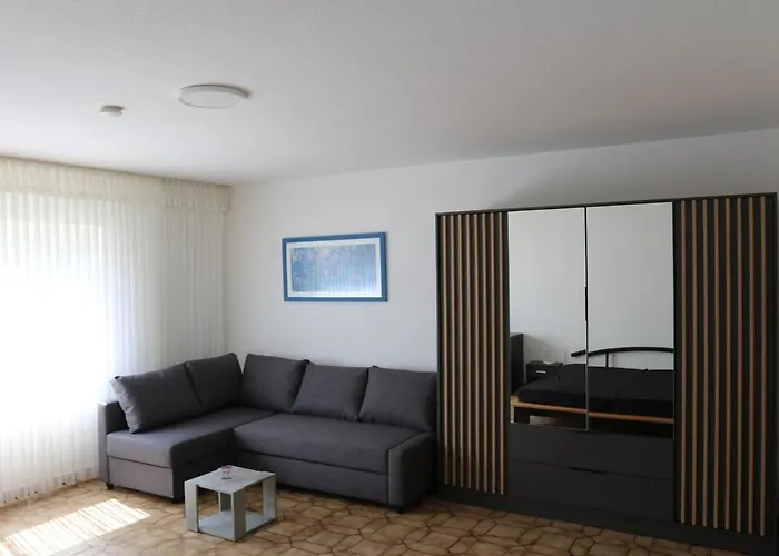 Grosse Gut Ausgestattete Ferienwohnung, Barrierefrei, Direkt An Der A7 아파트 *